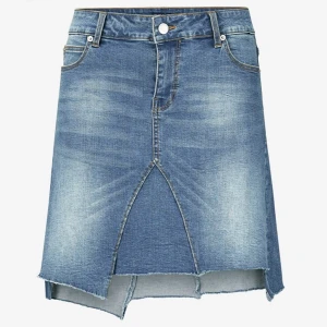  Jeanskjol från Svea💓💓 stl large - Stretchig jeanskjol från Svea☺️☺️ OBS!! Frakt ingår inte. 