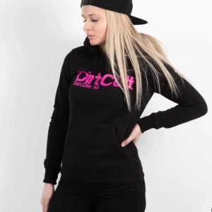 Dirtcult tröja - Säljer nu min dirtcult tröja som ni ser på bilden, köptes för 599kr och är i storlek S. Den är i bra skick Budgivningen ligger på 240! 