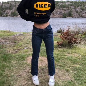 Levis jeans 511 - Säljer mina super fina Levis jeans eftersom dom har blivit försmå! Lite vid målarfärg på högra bakfickan men man tänker inte på det så mycket! Om många är intresserade så blir det budgivning och dom är lite low Rise ❤️❤️ 