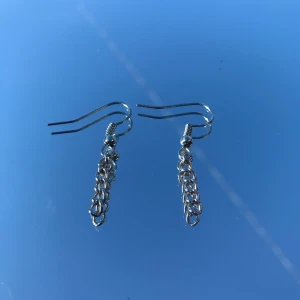 Örhängen  - Säljer dom här super fina örhängena❤️