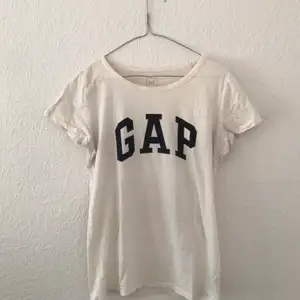 T-shirt från GAP. Storlek S.
