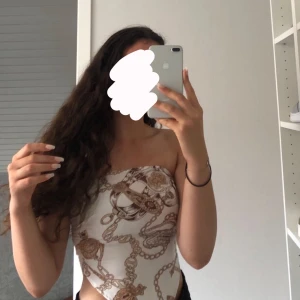 Bandana top - Storlek S, aldrig använd. Lite liten på mig. Lappen kvar. 