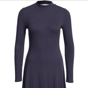  - Köpte denna klänning från Nelly.com men tyvärr är den för liten för mig! Vill du se mer bilder på klänningen så hör av dig!

Bought this dress from Nelly.com but unfortanately its too small for me! If you would like to see more pictures please write to me!