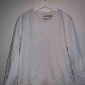  - Tröja från Calvin Klein i stl M. Kan skickas, frakt tillkommer!