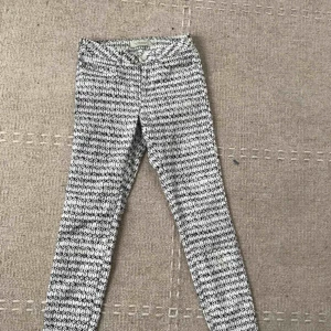  - Coola snygga jeans från Maison Scotch. 