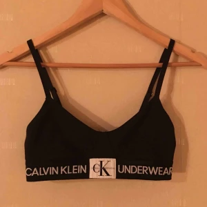  - Köpt på junkyard, jättefin och bekväm men för liten för mig tyvärr. Endast provad! 