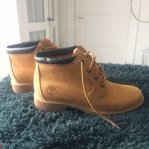 - Timberlands, använda fåtal gånger i superfint skick💞 Köparen står för frakt