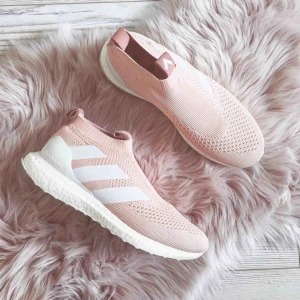  - Adidas x Kith ace16+, replika. Använda ett fåtal gånger, väldigt bra skick. Storlek 44 2/3 (står 45 i skon men liten i modellen. Kommer med Box. Frakt tillkommer, skickas spårbart 