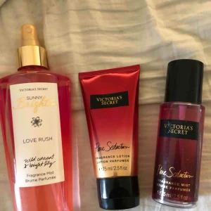  - 2 parfymer & en bodylotion från VS. 50kr st eller 120kr för allting