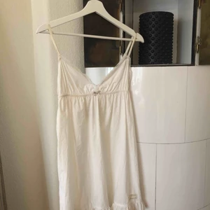  - Odd molly linne. Använt fåtal gånger!  Frakt tillkommer ✨