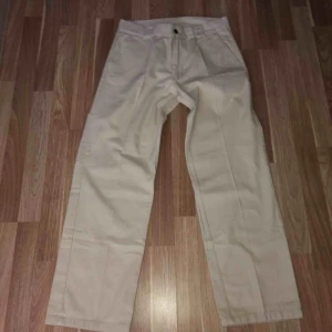  - Säljer ett par junkyard byxor. Använt ett få tal gånger. Kommer inte gå ner i pris, priset är 300kr.