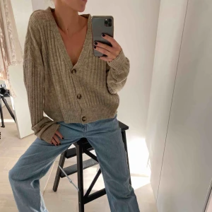  - Frakt tillkommer 63kr 