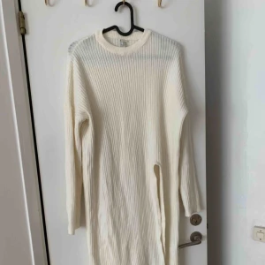  - Tröja från Nelly i naturvit