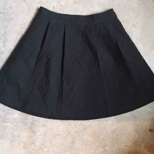  - Kortkjol från Monki. Möts upp i centrala Sthlm annars tillkommer frakt 🌴