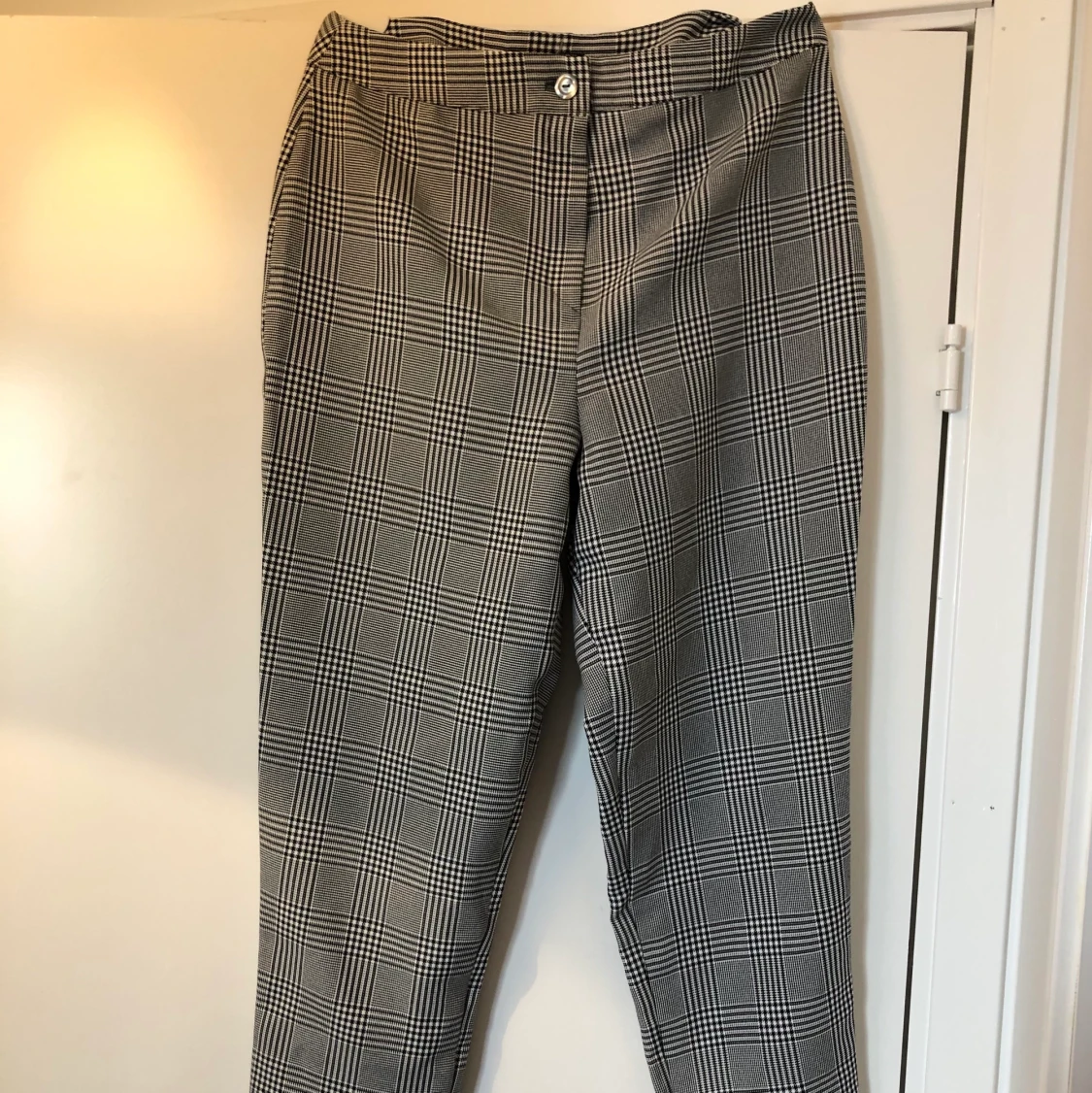 Grårutiga kostymbyxor - 90