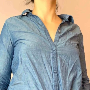  - Fin tunn jeansskjorta😻 bra skick!!