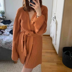  - Hannalicious stickad klänning från Nakd. Frakt 59kr