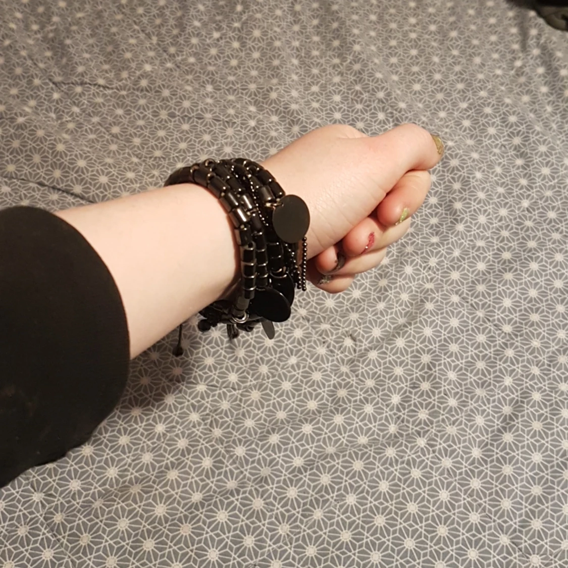 Ett svart vanligt armband - 91