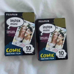  - Säljer mina instax mini bilder, aldrig kommit till användning💘 köparen står för frakt 💘 båda för 180 eller en för 90💘