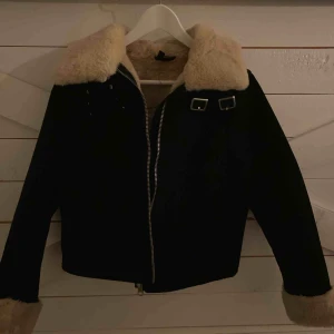 Jacka  - Jättebra skick! I princip oanvänd 