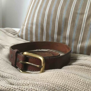  - Bälte från beyond retro. Passar ngn i smal upp till en stor medium. Hör av er vid frågor(: