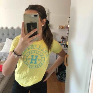  - Superfin t-shirt som tyvärr aldrig kommit till användning i storlek xs. 40 kr + frakt