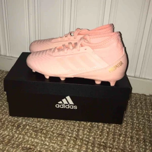  - Predator fotbollskor bra skick