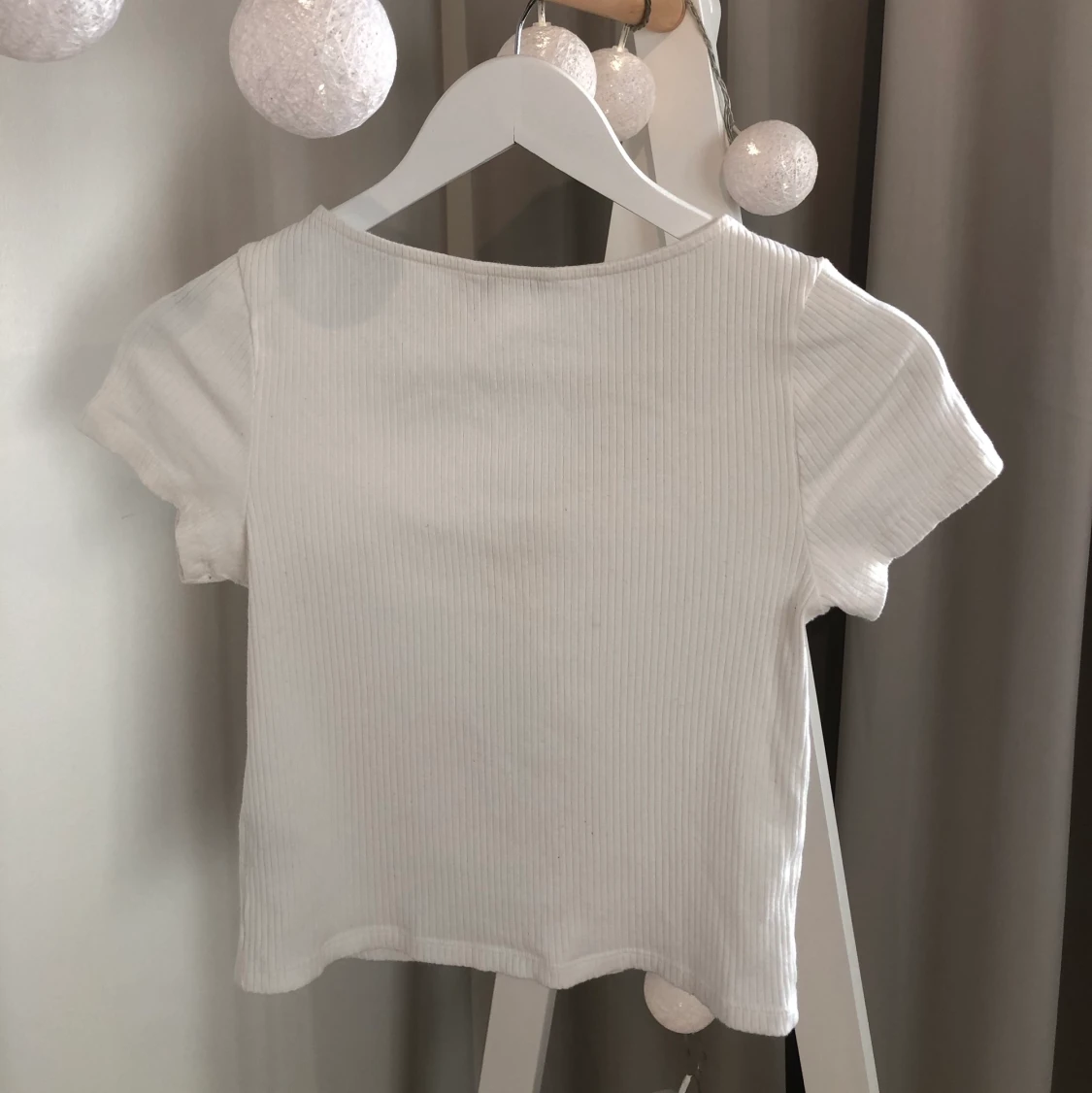 Vit ribbad topp - 90