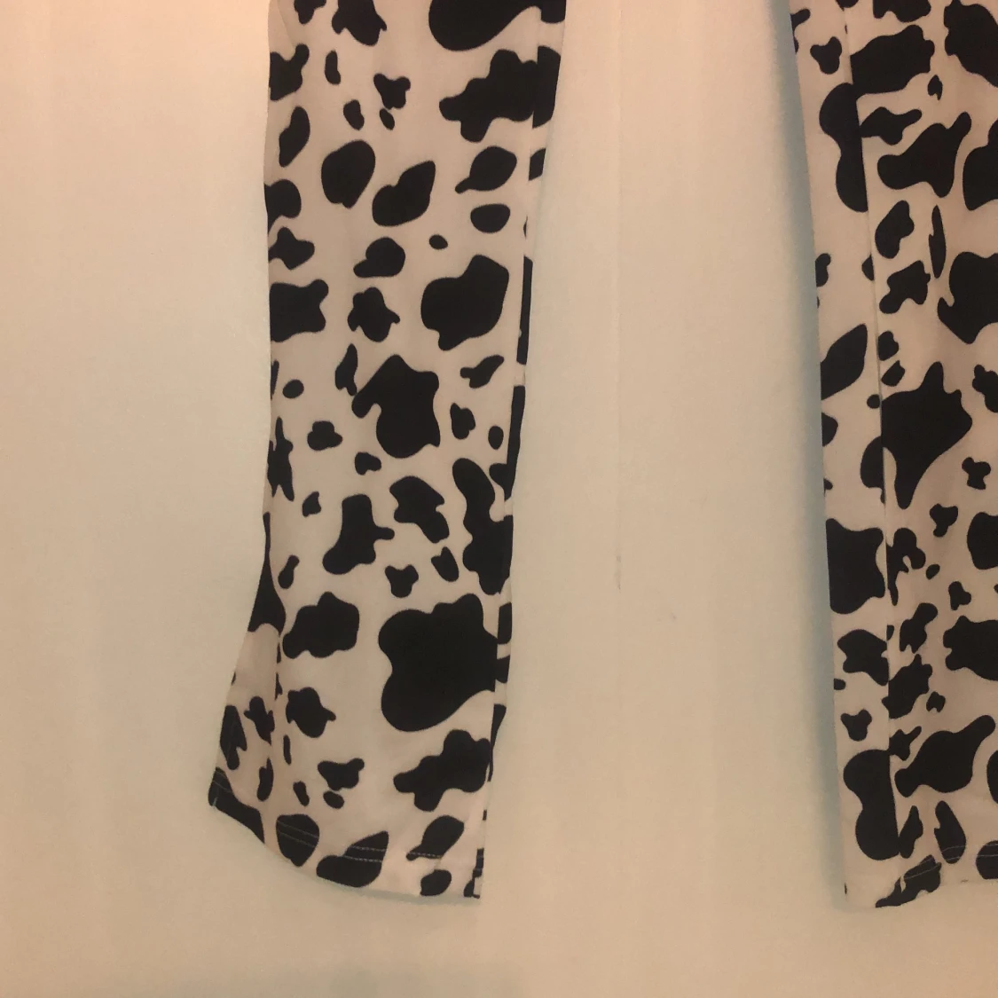 Djurmönstrade byxor - 90