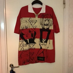 Limited Edition custom polo från skoot S - Storlek S(overasized) Limited edition, custom order av skoot, använd 2-4 gånger, inga märken eller skavanker, handgjord av skoot