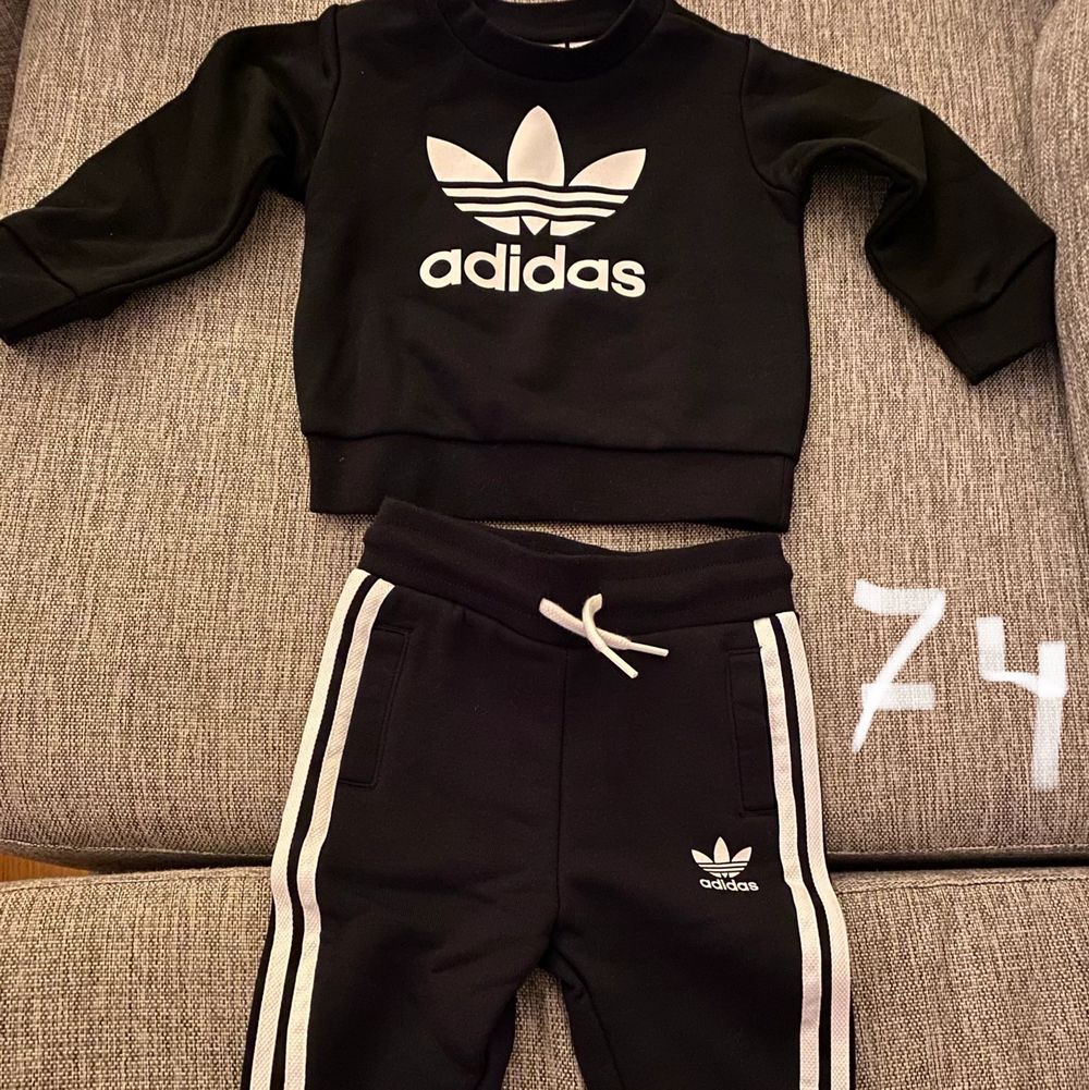 Adidas baby dress svart | Plick Second Hand