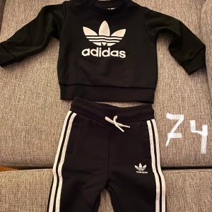 Adidas baby dress svart - Storlek 74, 7-9 månader. Oanvänt, nyskick