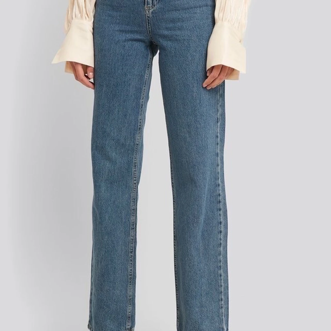 High waisted jeans and wide legs