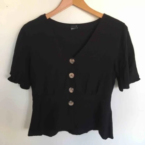  - Söt blus använd vid två tillfällen