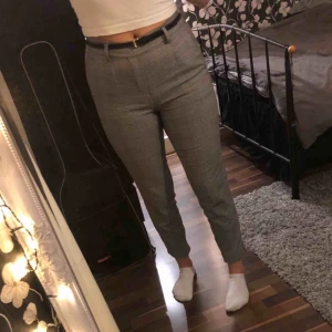 Kostymbyxor  - Snygga och bekväma kostymbyxor i fint skick!!