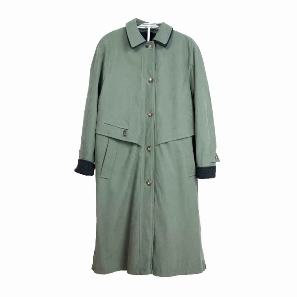 Vintage 90s oversized long overcoat in olive green Label: D 38, F/B 40, GB 12, I 44, NL 38, fits best sizes S-M depending on desired fit Free shipping! Ask for the full description! No returns!. Jackor.