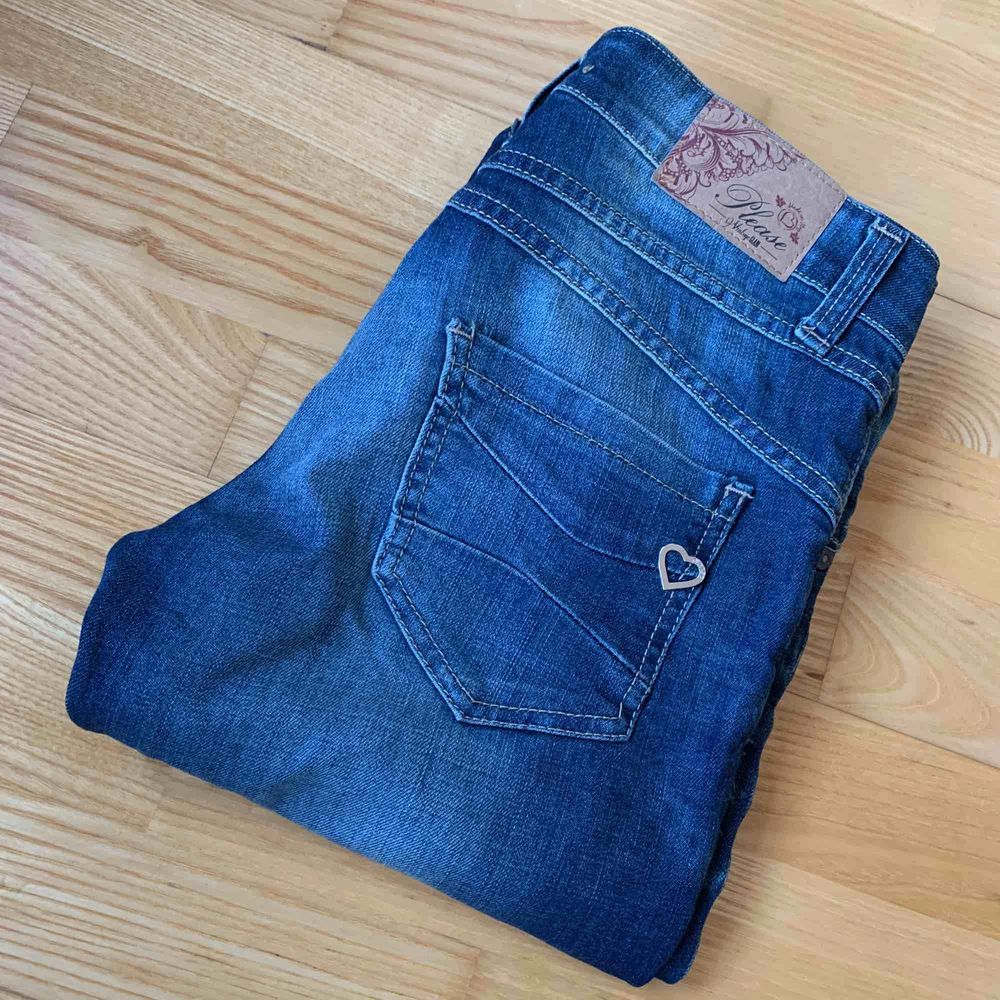Please Vintage Glam jeans i bra | Plick Second Hand