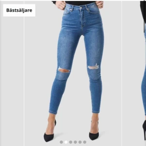  - Jättesnygga och sköna stretchiga jeans från Nakd i storlek 36! Endast använda en gång 💓