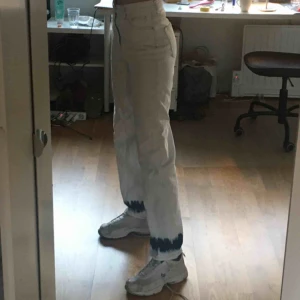  - Svinfeta jeans som tyvärr inte kommer till användning :/ make them yours!🧚🏼‍♀️ 