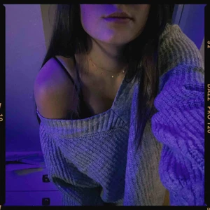  - Grå uringad stickad tröja från Gina 💕