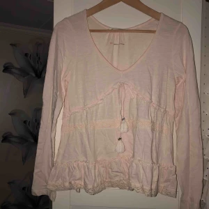  - Odd Molly tröja stl 1 (small) när man stryker den är den finare såklart!