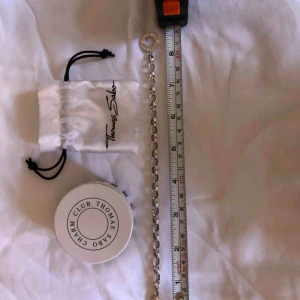  - Jättefint skick och armbandet är knappt använt för att jag har ett exakt likadant som jag har använt istället. Inköpt på NK för många år sen.