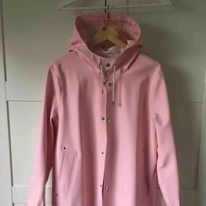 Stutterheim XS regnjacka  - Stutterheim pale pink  XS  Endast används ett par gånger