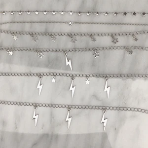 HALSBAND✨⚡️ - Säljer dessa egengjorda Trendiga halsband, lättast är att beställa via min Instagram @lovinas_verkstad men funkar här också🥰Priser uppifrån och ner(inkl frakt) 1: 79 kr 2: 59 kr 3: 79 kr 4: 79 kr 5: 89 kr 6: 89 kr