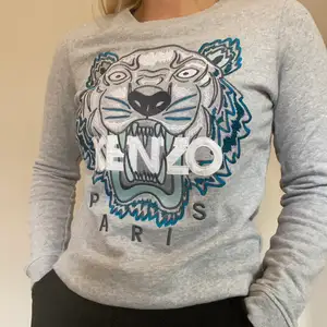 Superfin sweatshirt från Kenzo i nyskick!