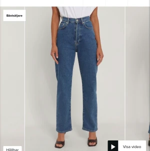 blå as snygga jeans ifrån nakd!  - aldrig använda, pga inte min stil! Frakt tillkommer eller att vi möts upp i växjö! 