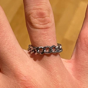ring  - Handgjord ring🥰 Frakt 11kr💘 Fler smycken på insta @sthlm.jewelry💘 (strl görs efter ert finger) 