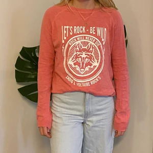 Zadig & Voltaire sweatshirt  - En superfin tunn sweatshirt i storlek 14år (dock stor i storleken, ungefär som storlek S). Väldigt fint skick då den har använts bara ett fåtal gånger💕 fraktkostnad tillkommer📦