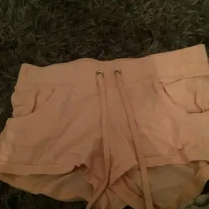 Mysiga aprikos färgade shorts från Cubus, storlek XS :)