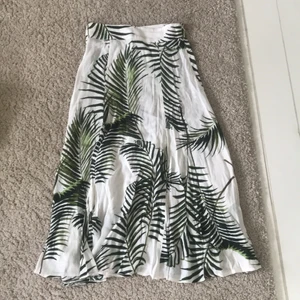 Långkjol - Långkjol från hm i storlek xs. Använt en gång:)❤️